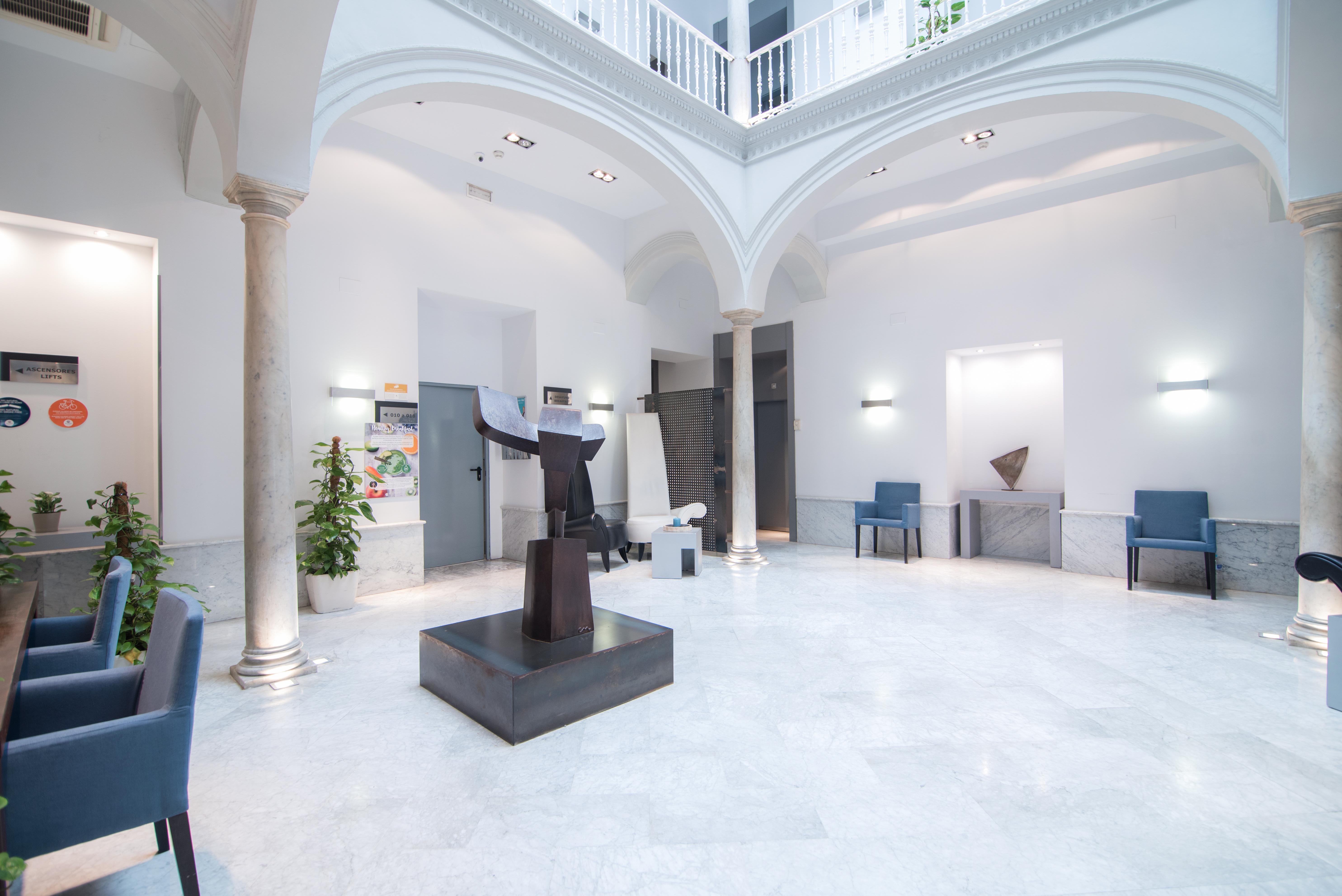 Petit Palace Santa Cruz Севилья Экстерьер фото