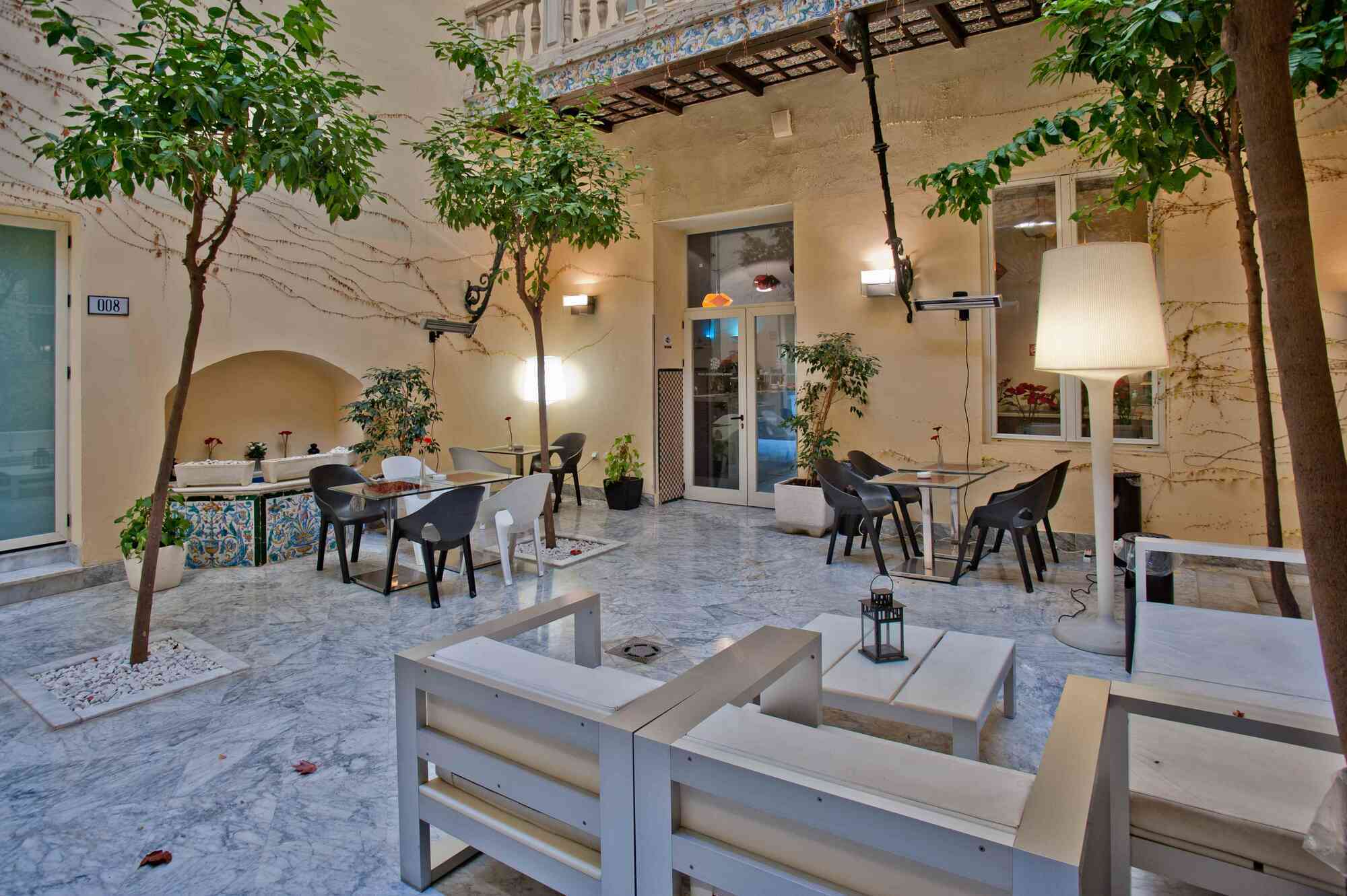Petit Palace Santa Cruz Севилья Экстерьер фото
